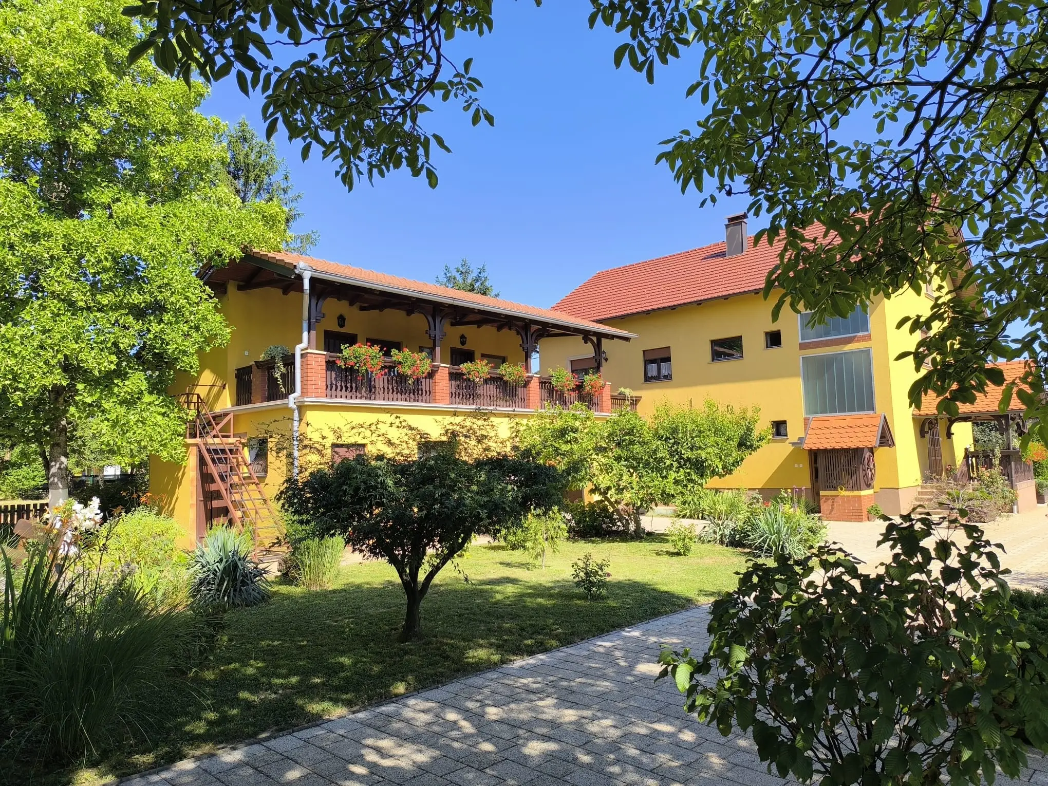 Peček4